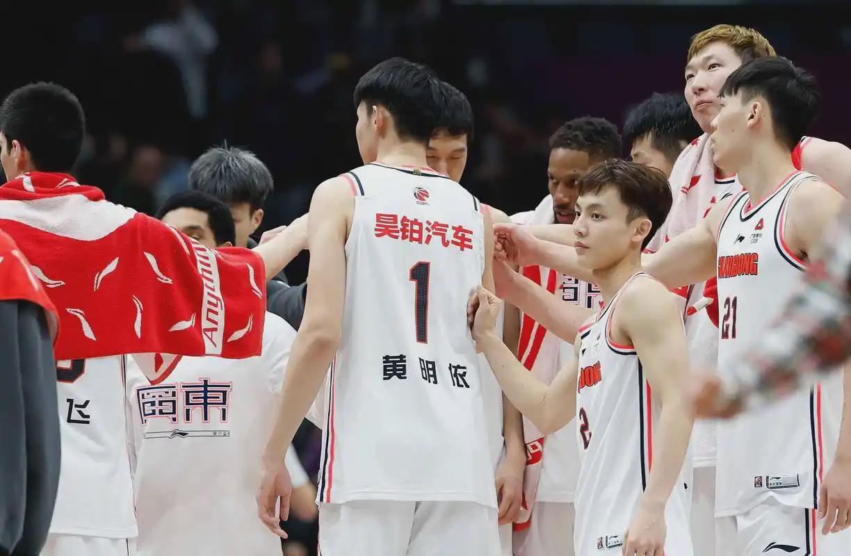 开云APP-时隔458天！前NBA旧将回归！辽粤大战火了，杨鸣下台后球队6胜1负