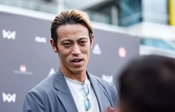 加盟第11个顶级联赛,本田圭佑冲击“旅行球员”纪录|阿布鲁|莫斯科中央陆军|乌拉圭足球|日本足球|荷甲_新浪体育_新浪新闻